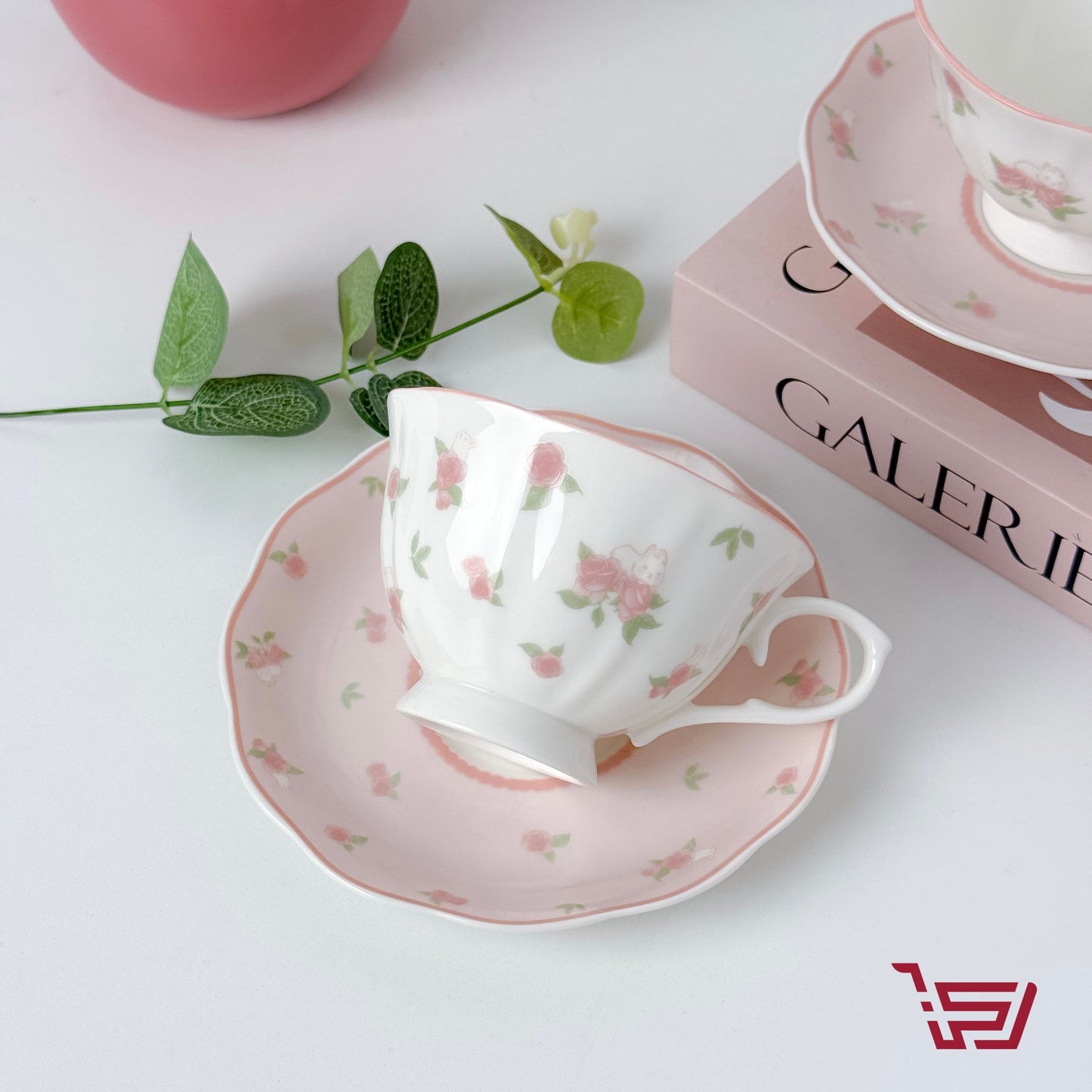 كوب سيراميك مع صحن بطبعات الورود