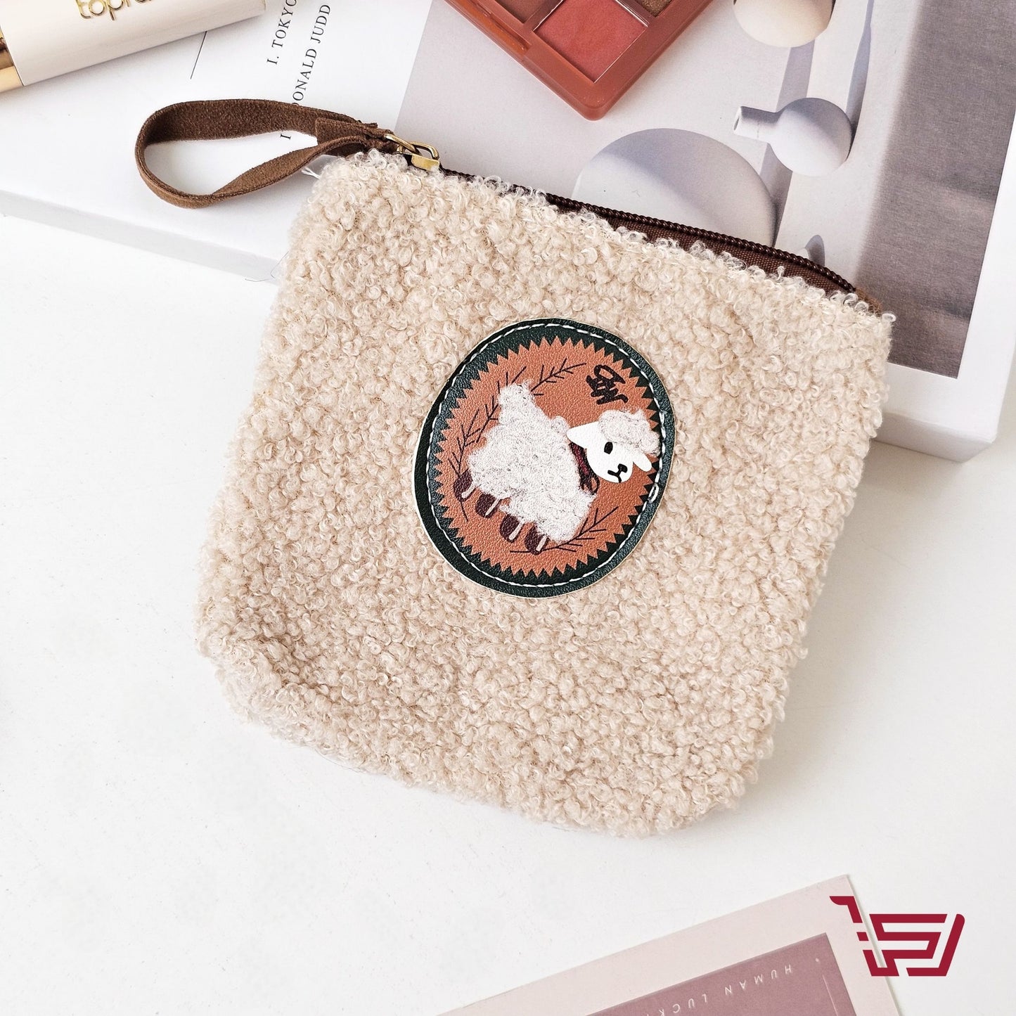 محفظة مكياج صوف صغيرة