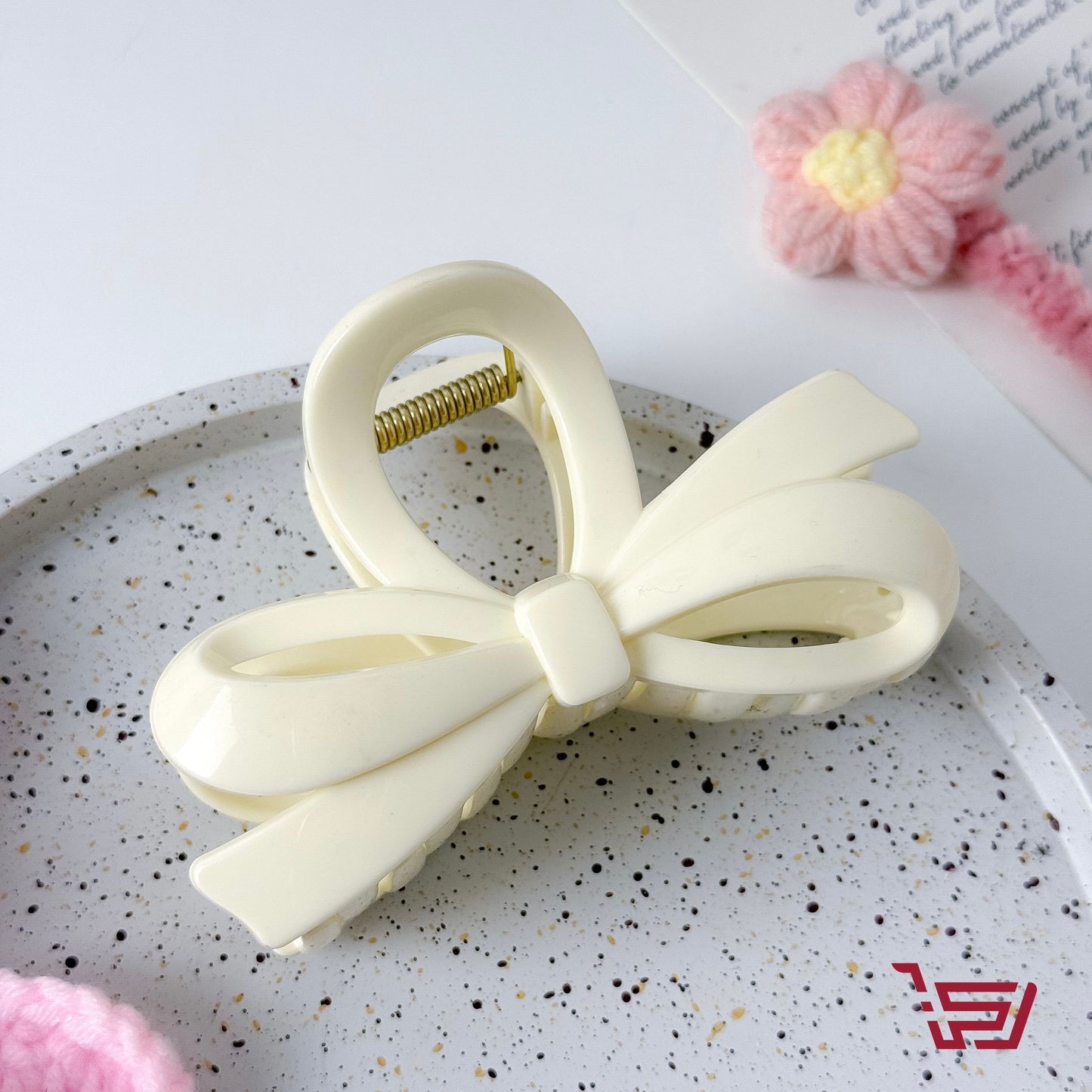 مشبك شعر الفيونكة كبير