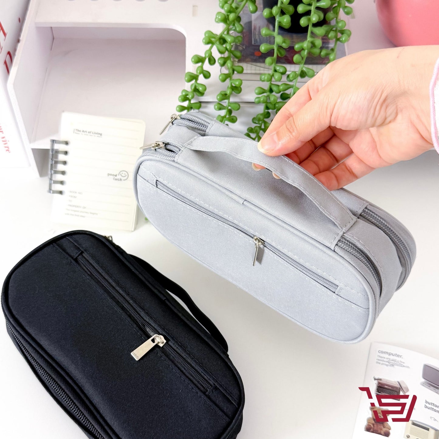 محفظة اقلام ضد الماء بتقسيمات عديدة