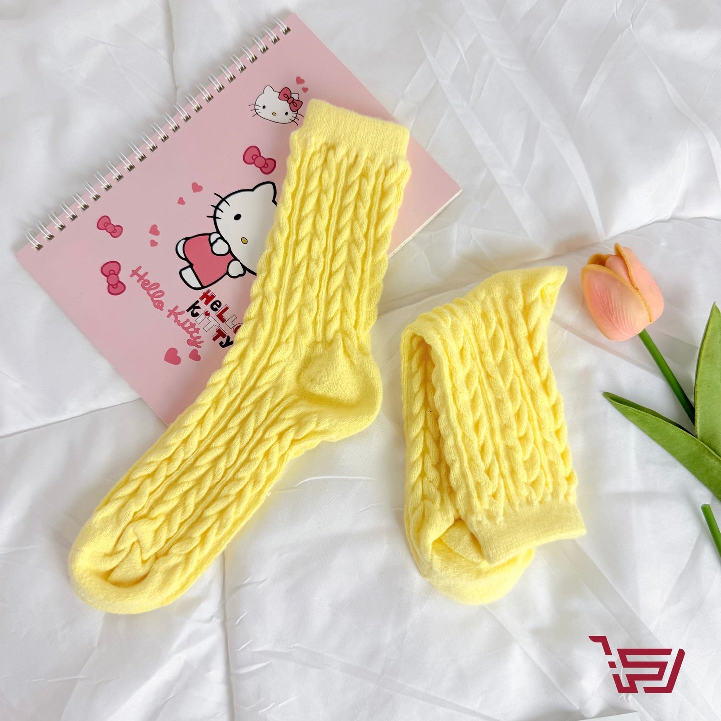 جواريب طويلة منسوجة