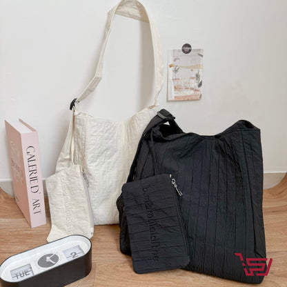 توت باك مع محفظة صغيرة قماش