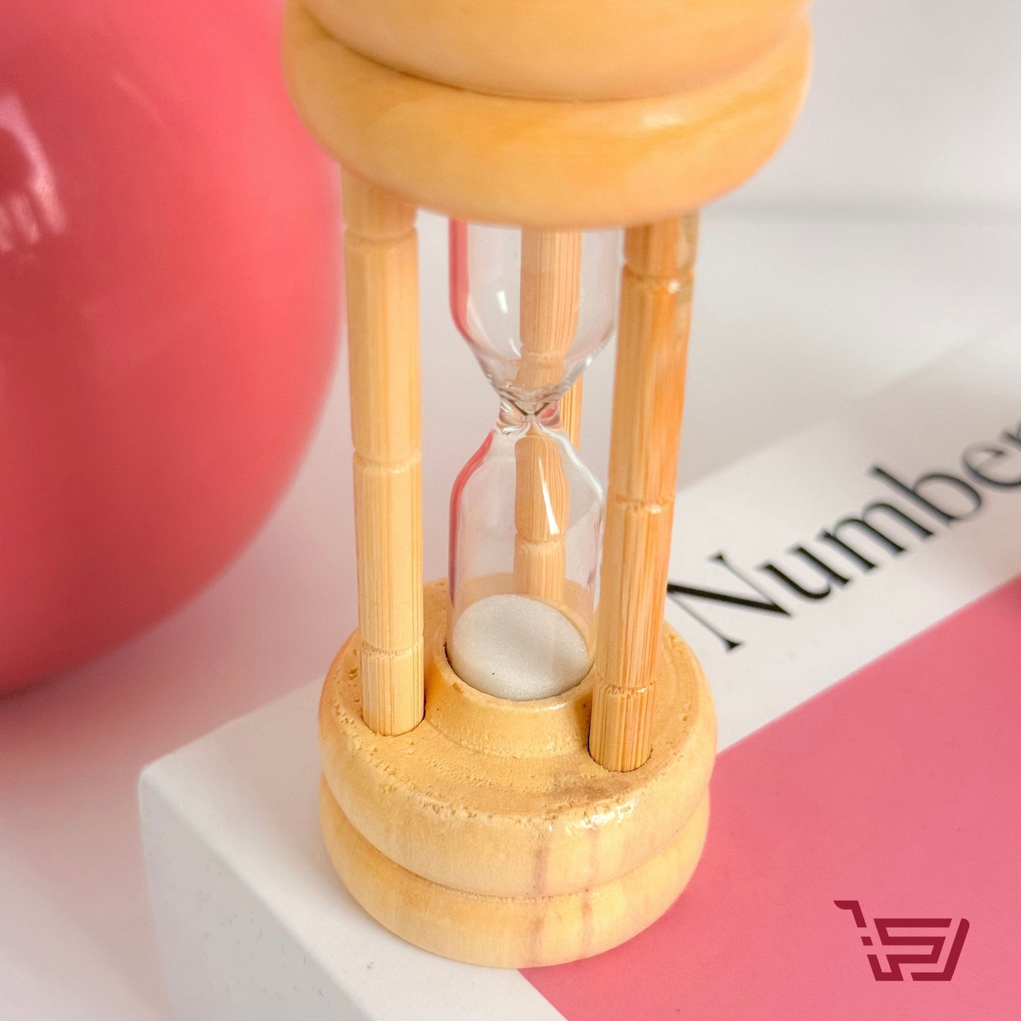 ساعة رمل خشبية