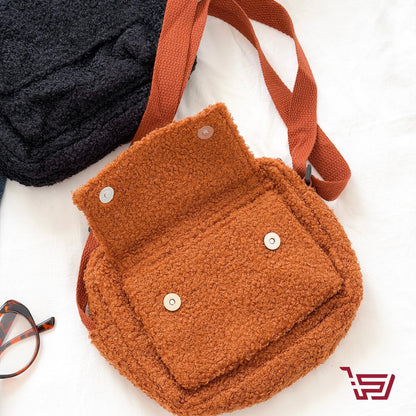حقيبة كتف صغيرة  صوف