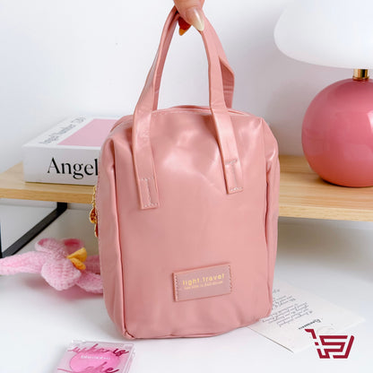 حقيبة كوزمتك جلد بتقسيمات عديدة