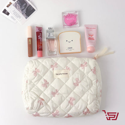 محافظ كوزمتك فيونكة بأحجام مختلفة