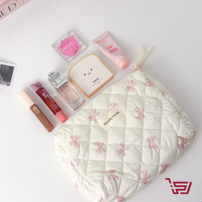 محافظ كوزمتك فيونكة بأحجام مختلفة