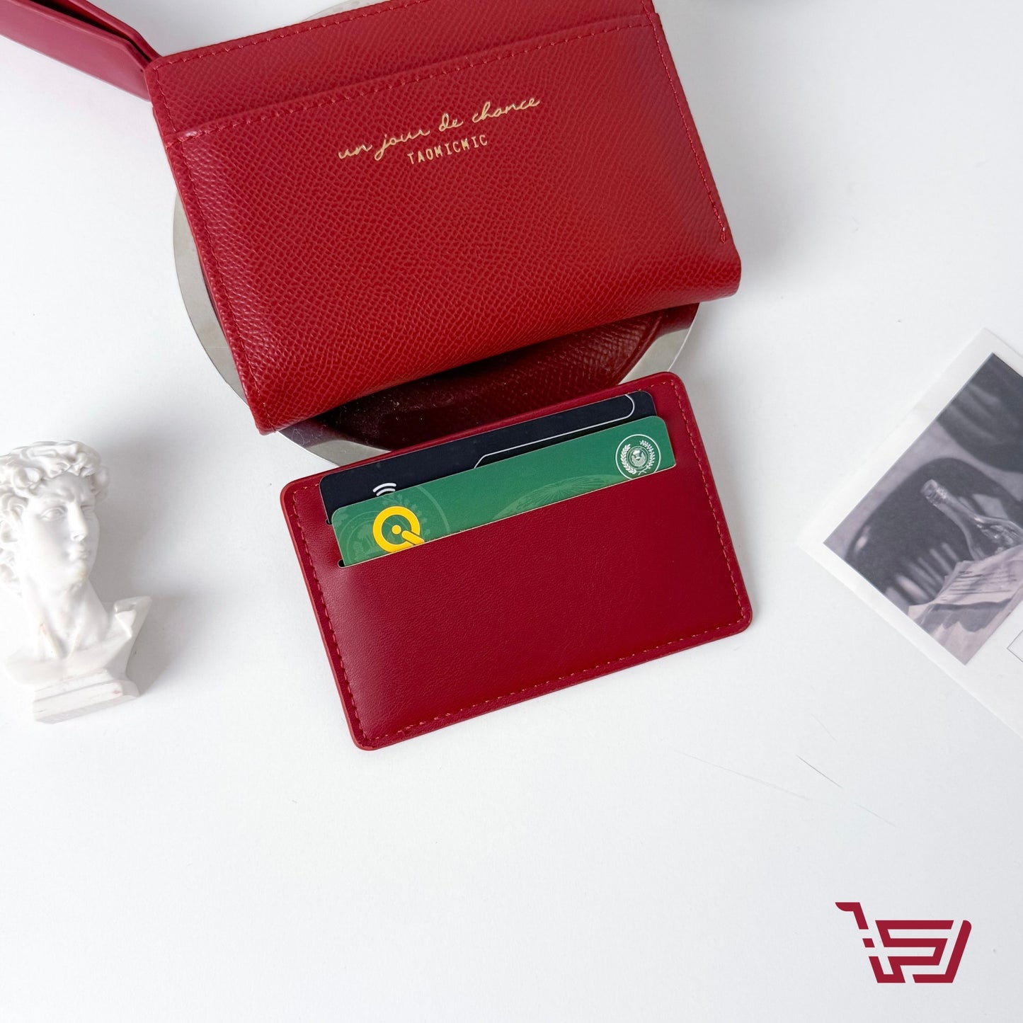 محفظة نقود وبطاقات بجبوب متعددة