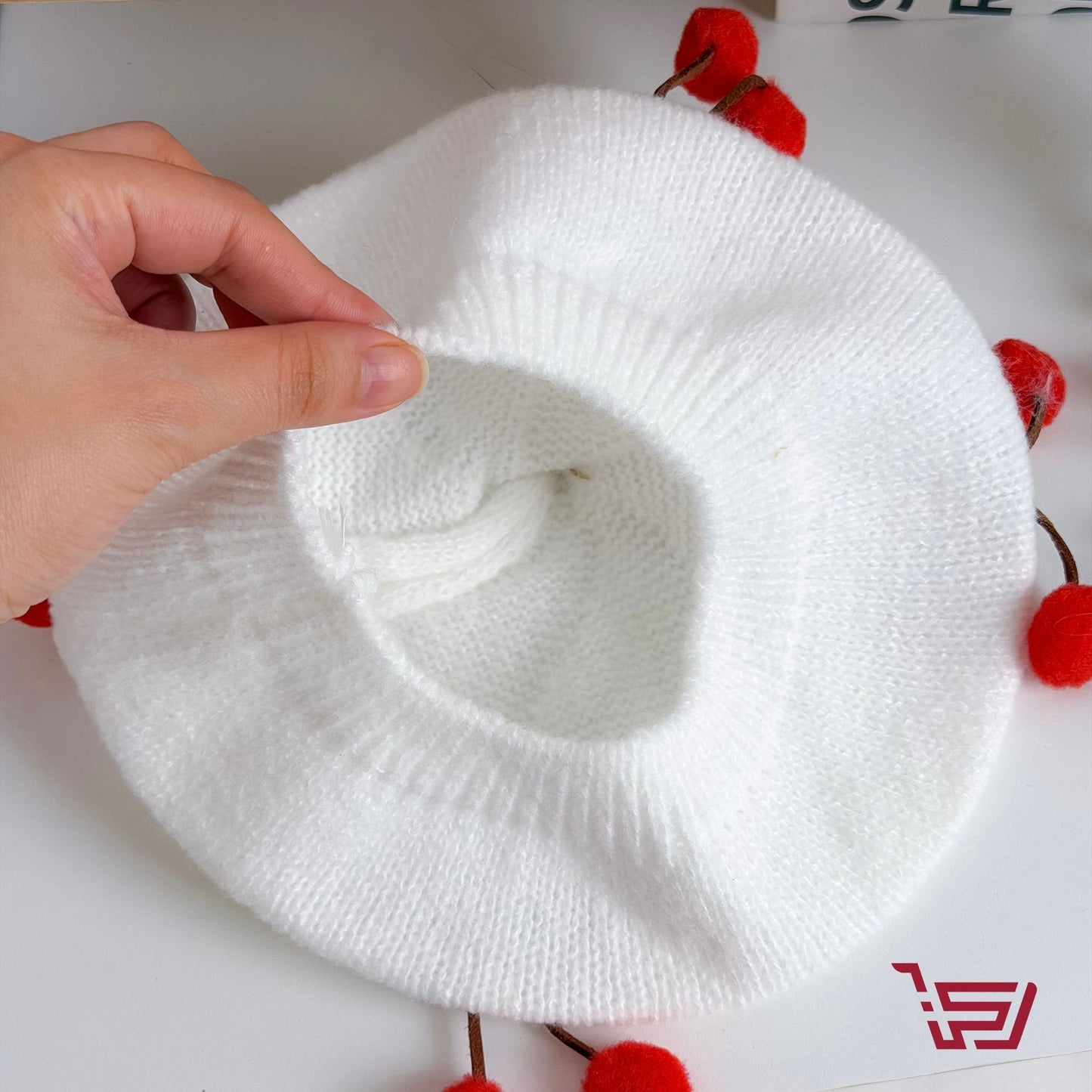 قبعة اطفال الكرز