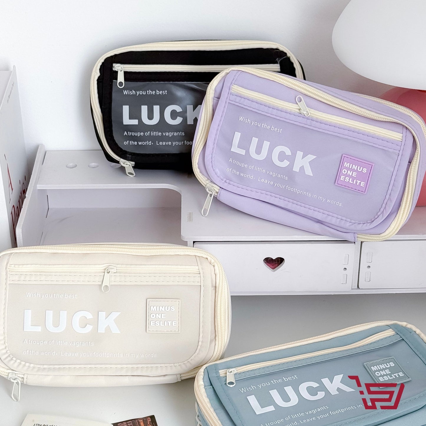 محفظة اقلام Luck