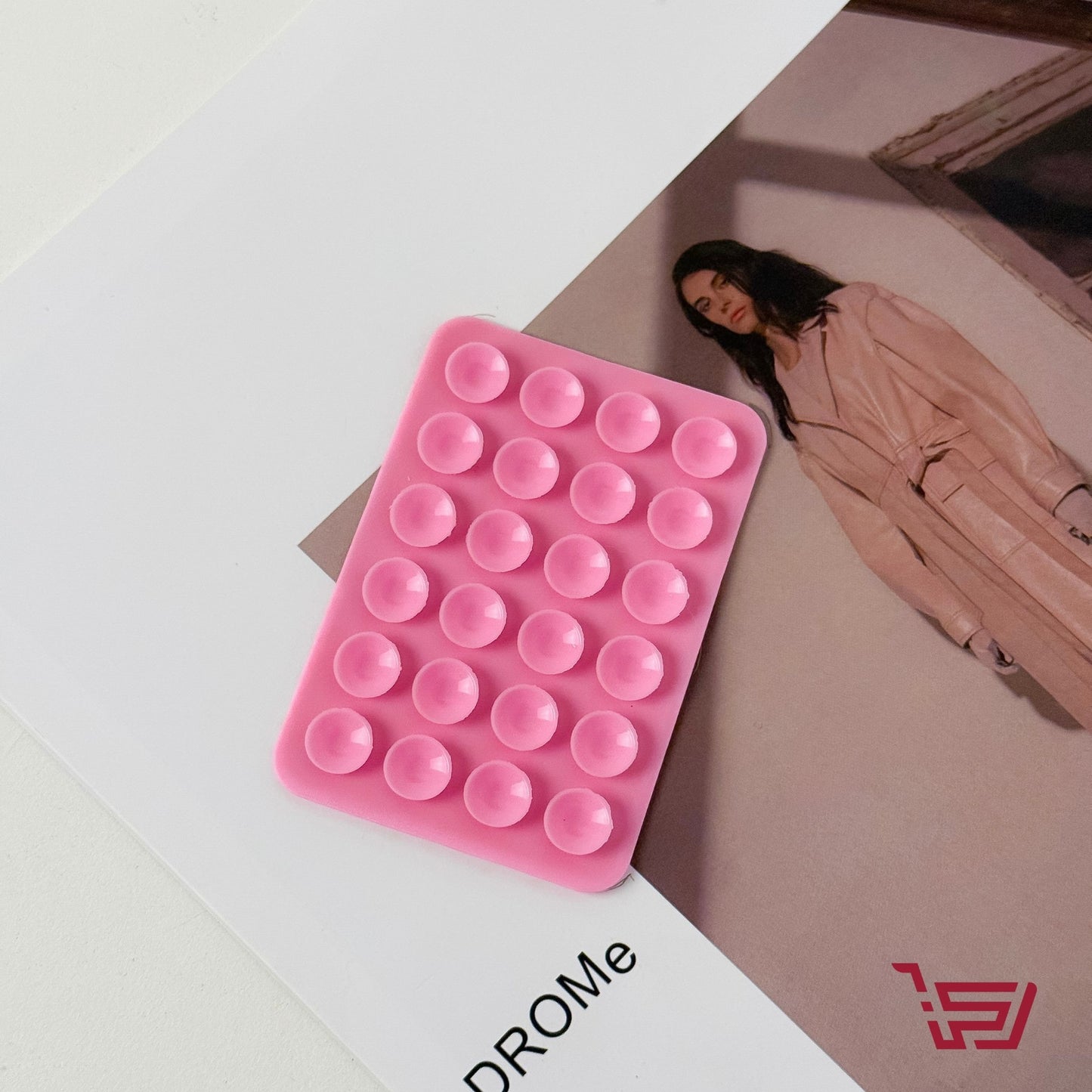 مسكة موبايل لاصق