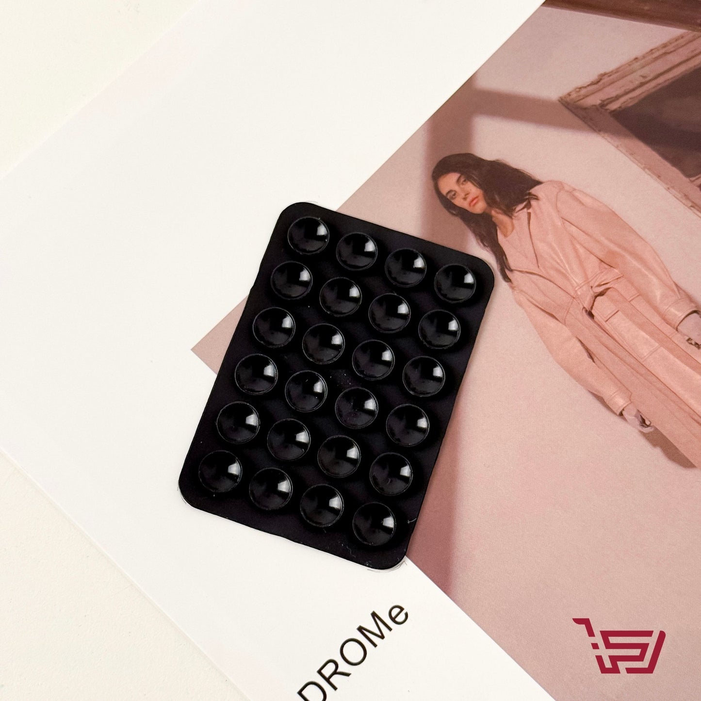 مسكة موبايل لاصق