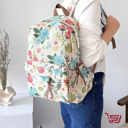 حقيبة ظهر بنقشات الورود