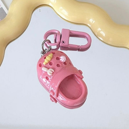 مدالية حذاء كروكس