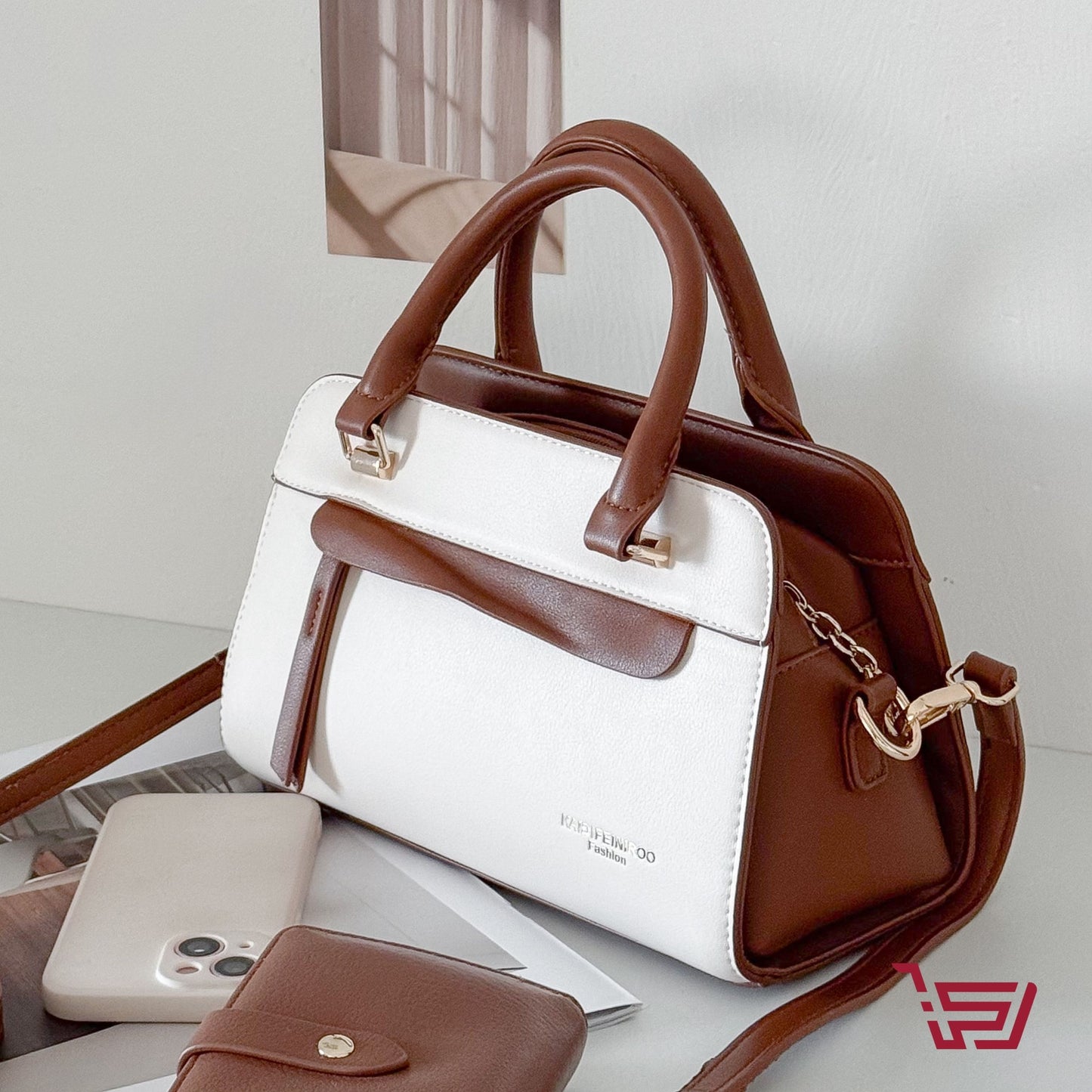 حقيبة يد جلد نسائية