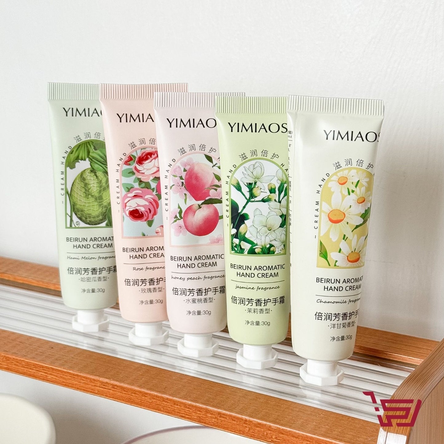 علبة سيت كريم مرطب لليدين برائحة الزهور