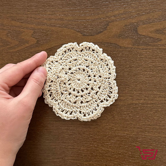 مفرش كوب حياكة بتصميم الزهور