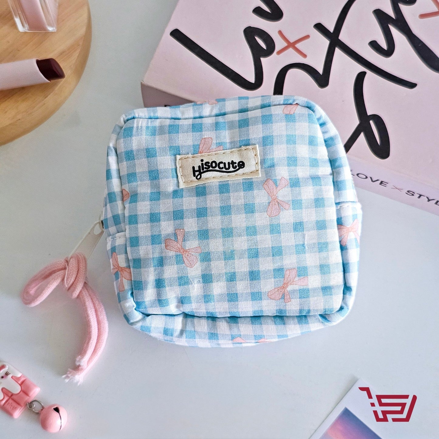 محفظة مكياج فيونكة