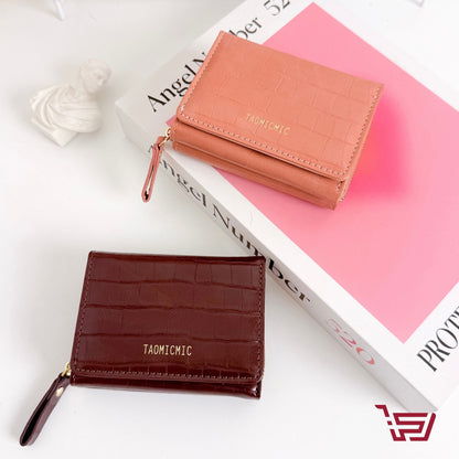 محفظة نقود صغيرة بألوان متعددة