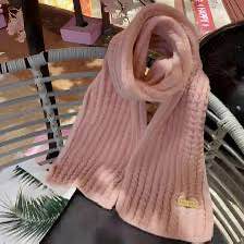 وشاح صوف حياكة