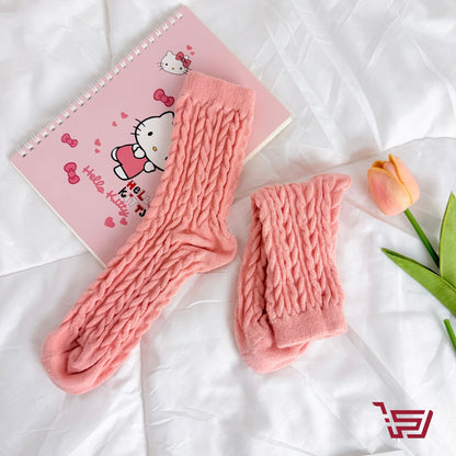 جواريب طويلة منسوجة