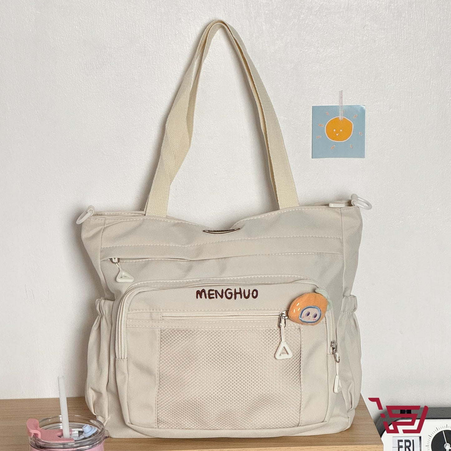 حقيبة كتف بتقسيمات متعددة مع بروش