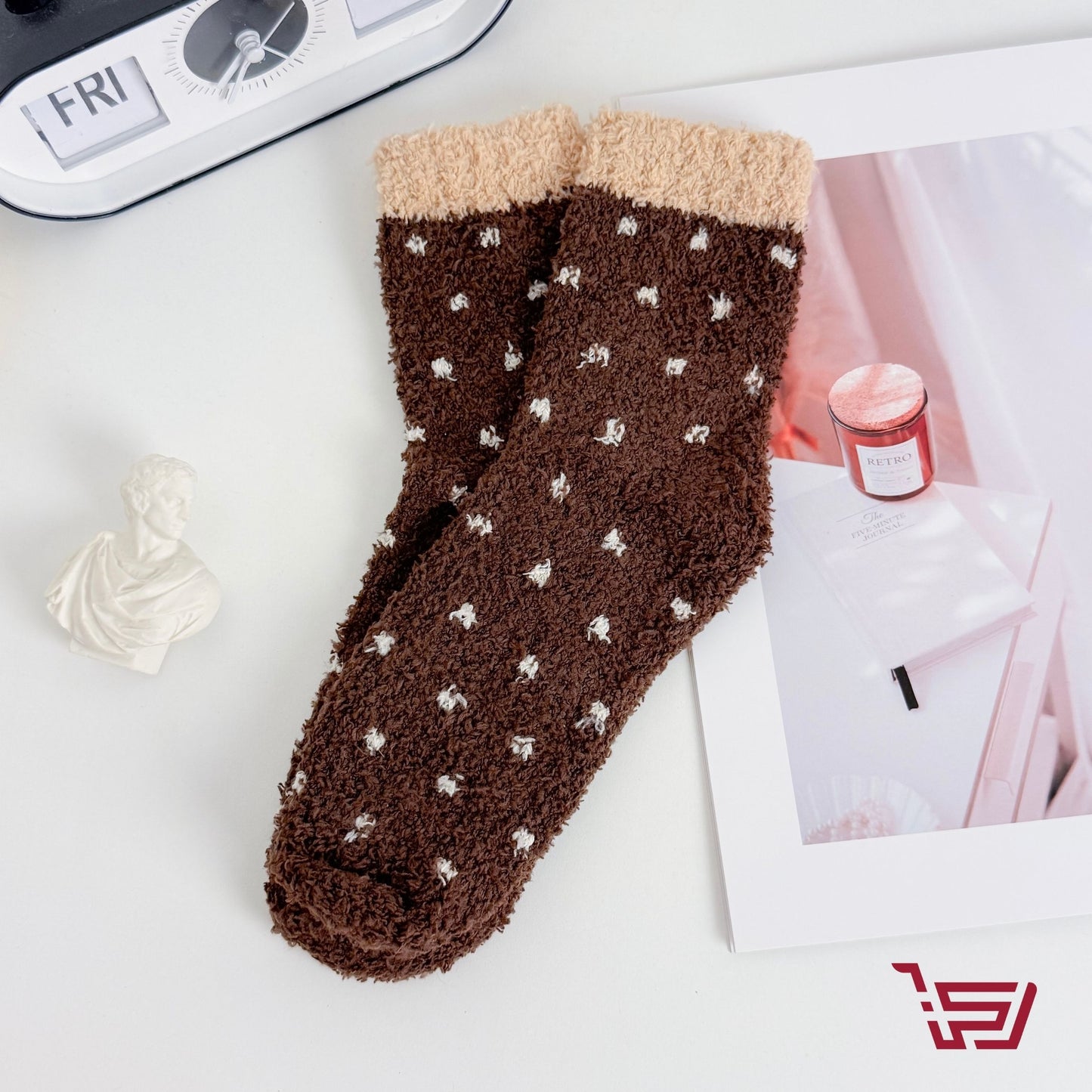 جواريب ناعمة منقطة