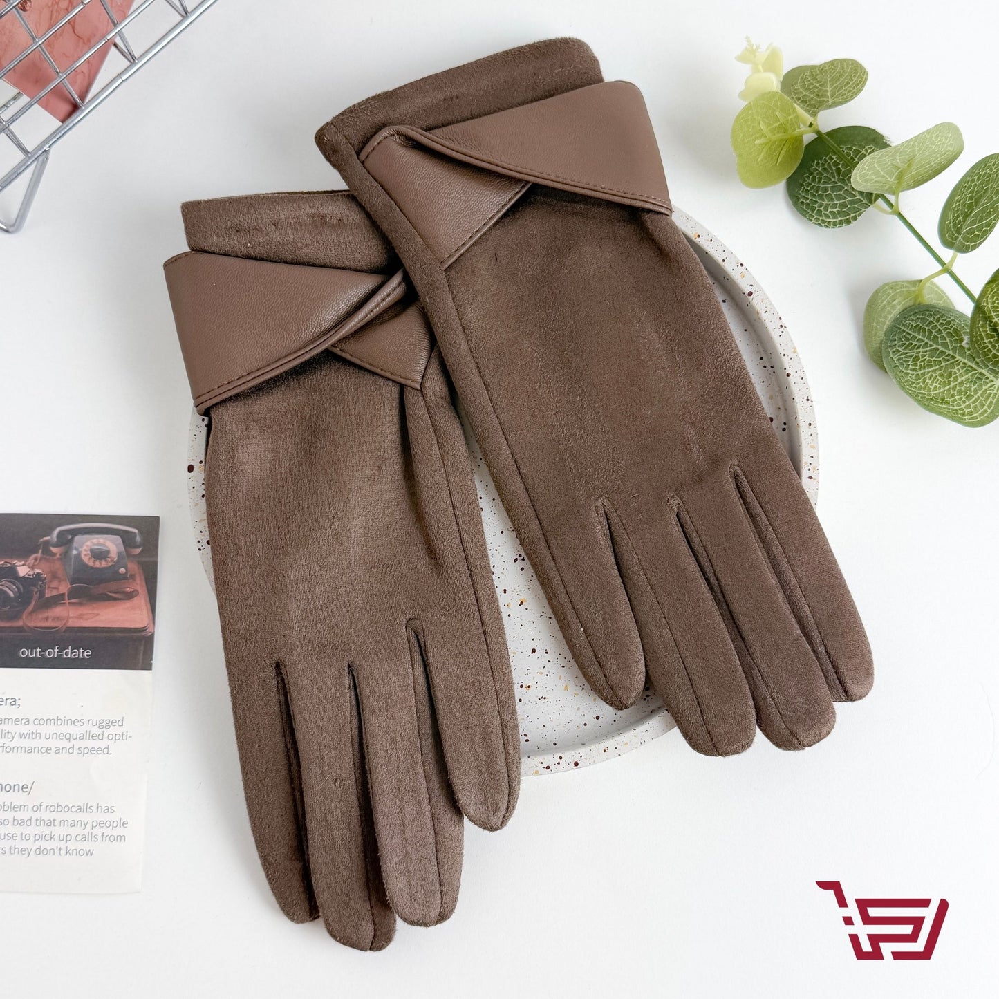 كفوف مخمل مبطنة