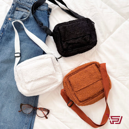 حقيبة كتف صغيرة  صوف