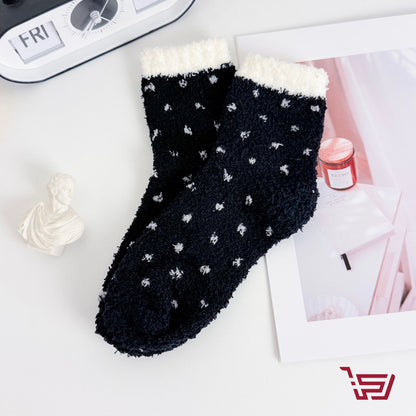 جواريب ناعمة منقطة