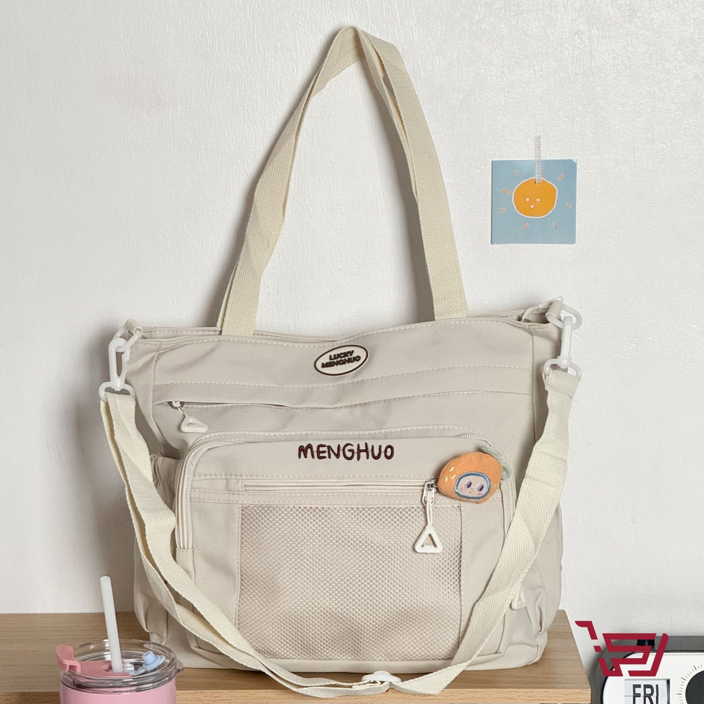 حقيبة كتف بتقسيمات متعددة مع بروش