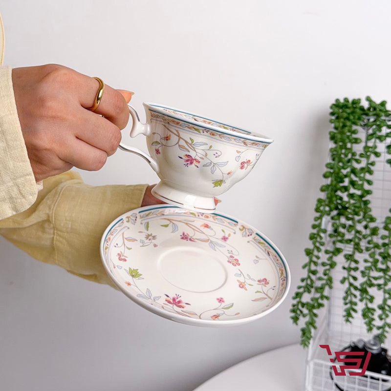 كوب بورسلين بتصميم الزهور مع صحن