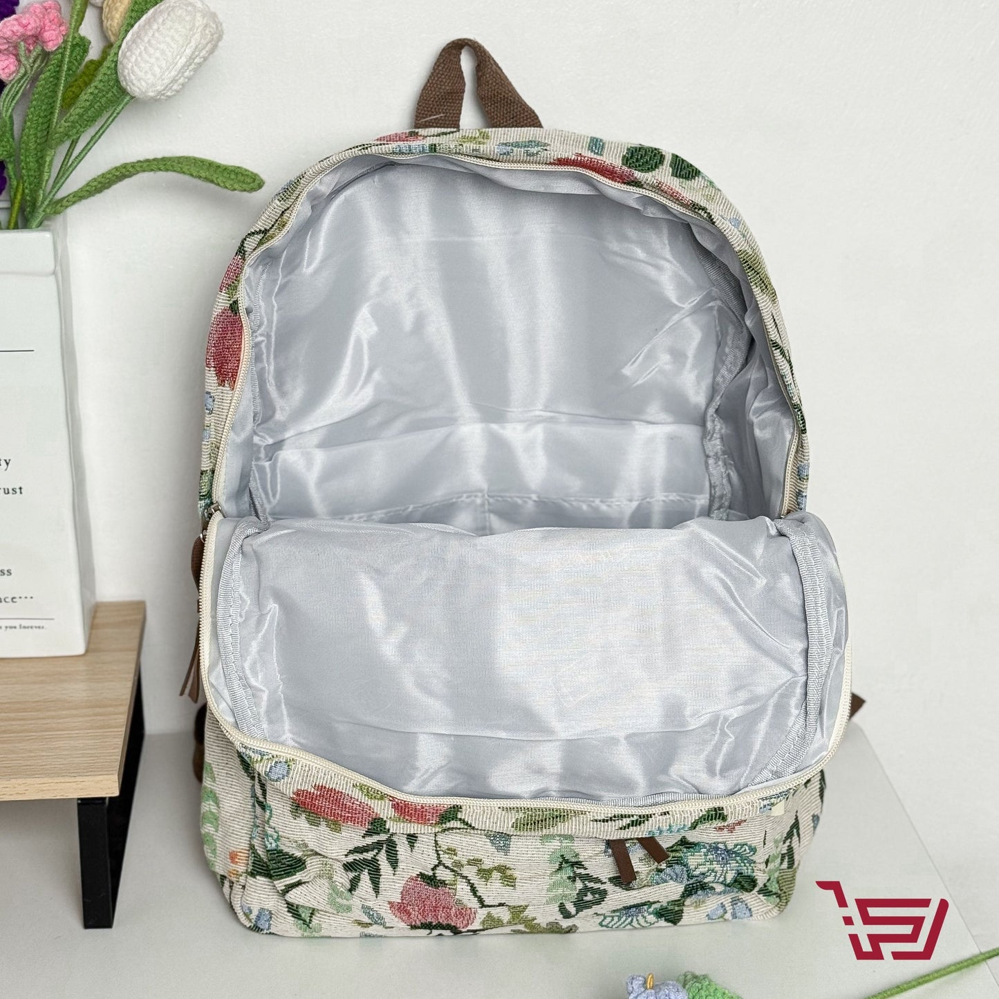 حقيبة ظهر بنقشات الورود