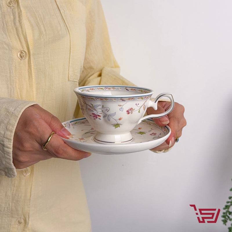 كوب بورسلين بتصميم الزهور مع صحن