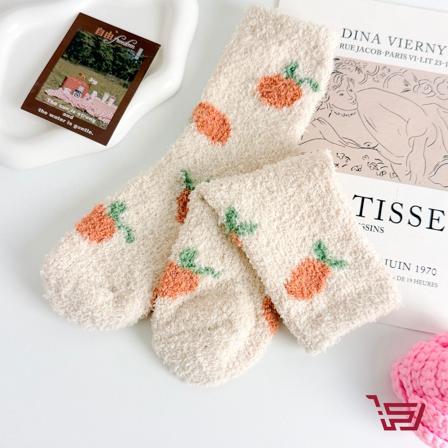 جواريب بطبعات الفاكهة