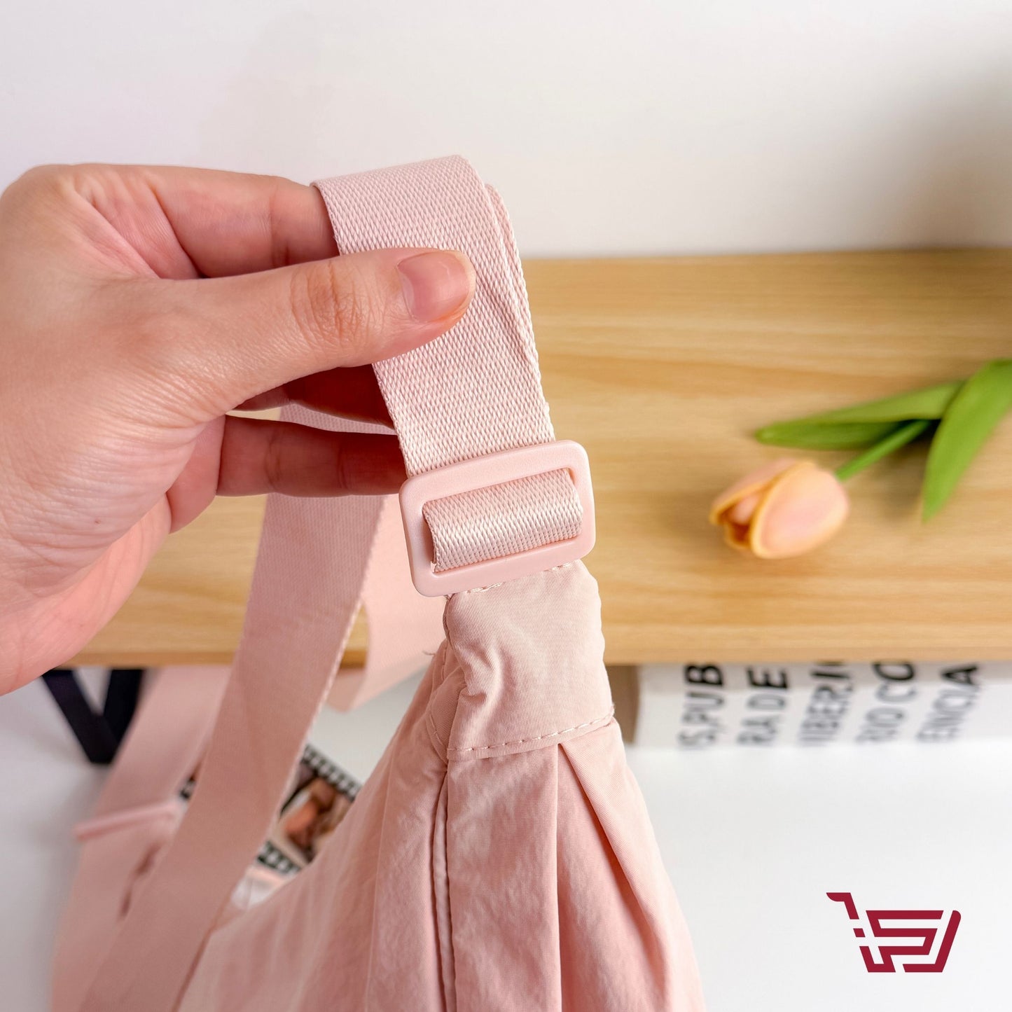 حقيبة كتف قماش صغيرة