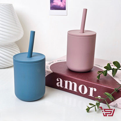 كوب سيليكون مع قصبة للاطفال