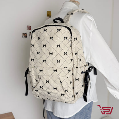 حقيبة ظهر بطبعة الفيونكة