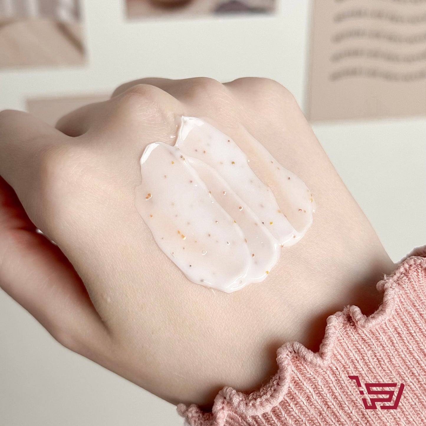 مقشر جسم برائحة  الخوخ