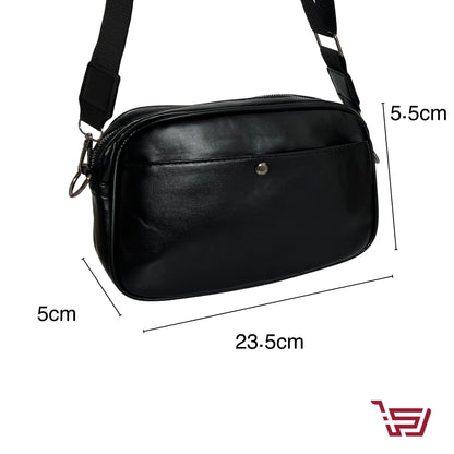 حقيبة كتف جلد متوسطة الحجم مع حزام