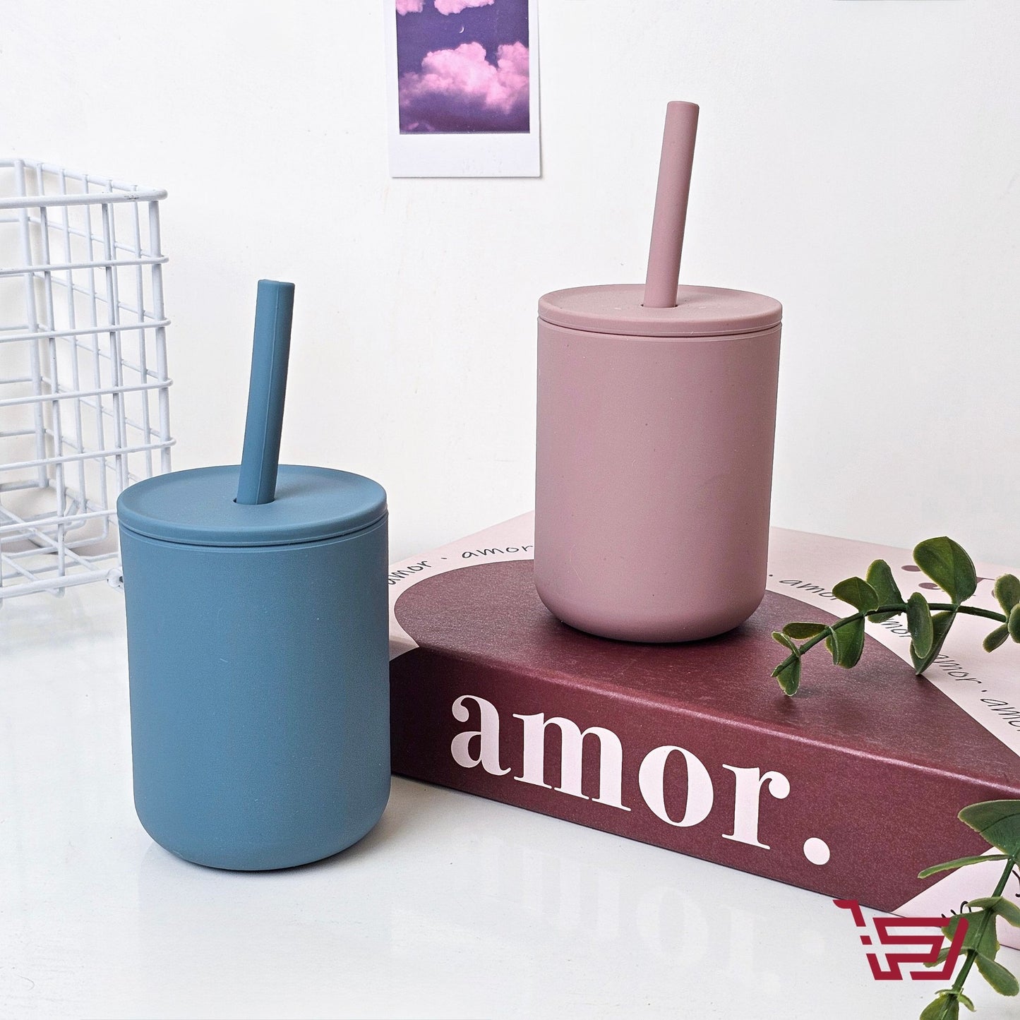 كوب سيليكون مع قصبة للاطفال