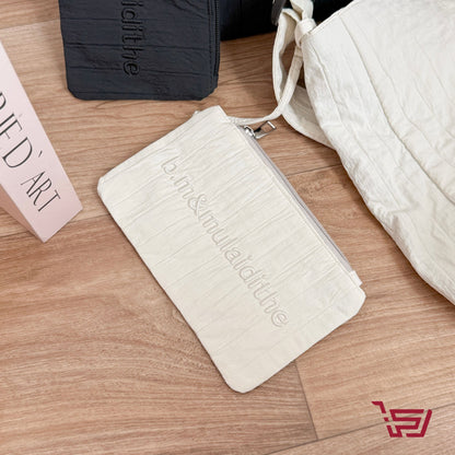 توت باك مع محفظة صغيرة قماش