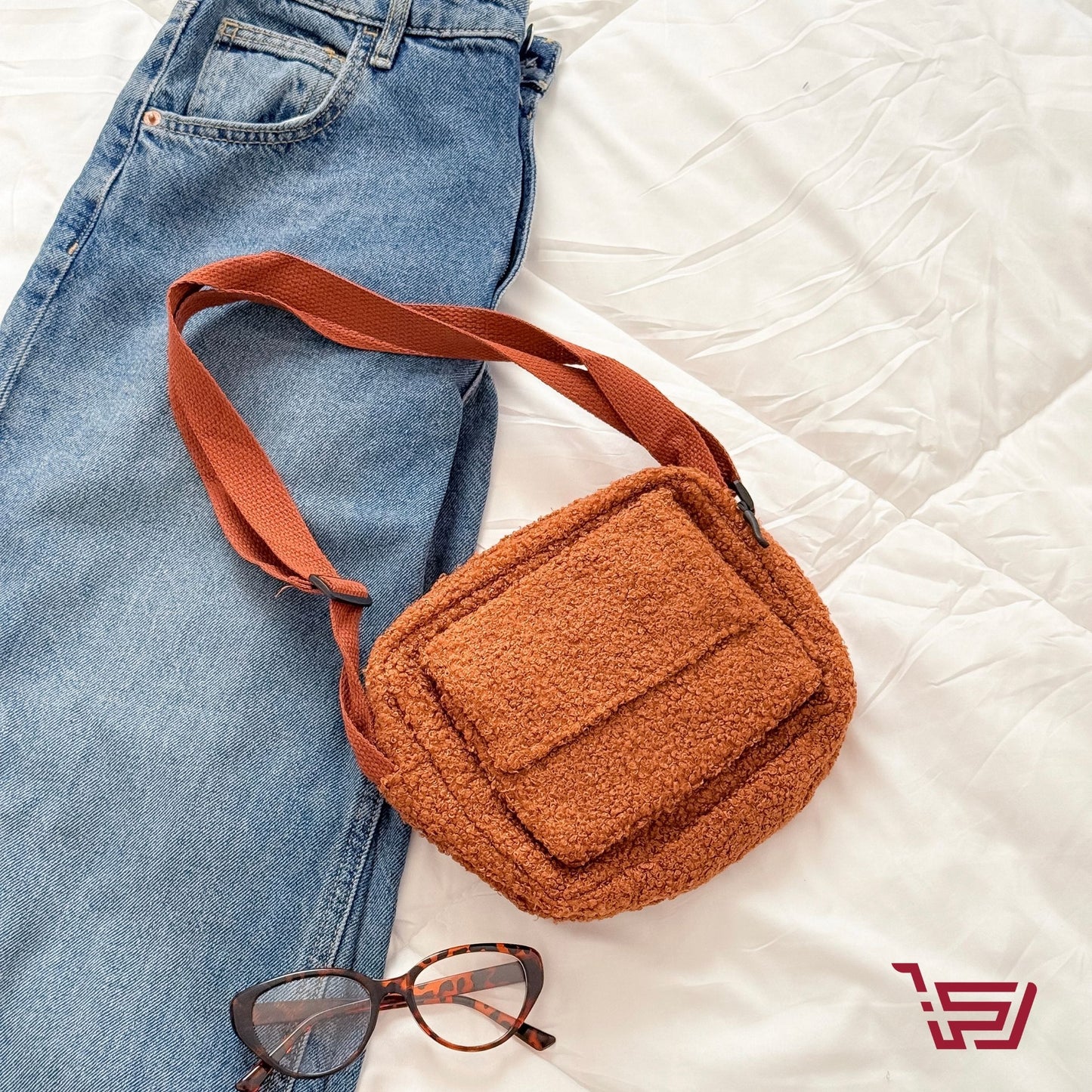 حقيبة كتف صغيرة  صوف