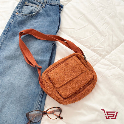 حقيبة كتف صغيرة  صوف