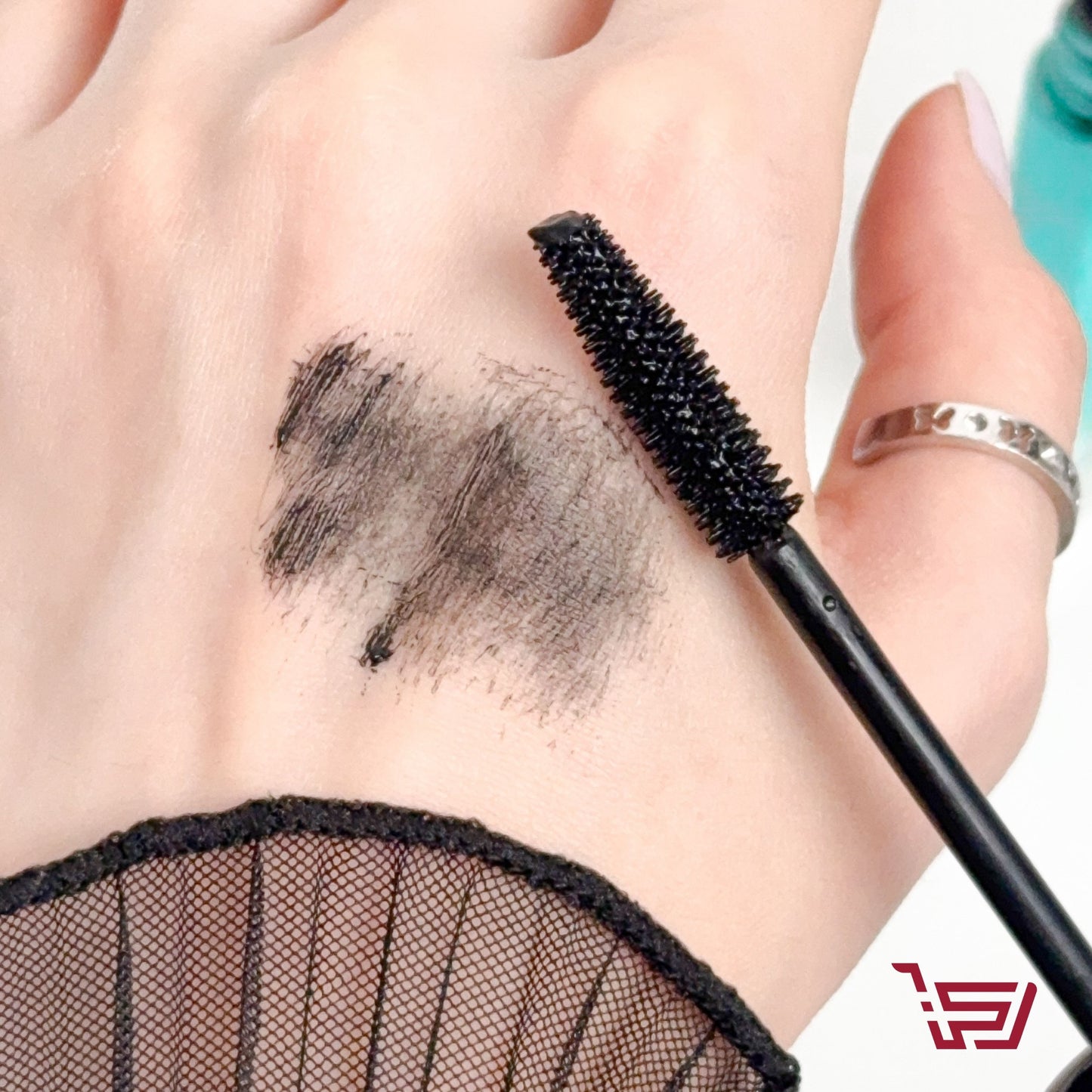 مسكارة رموش المقاومة للماء