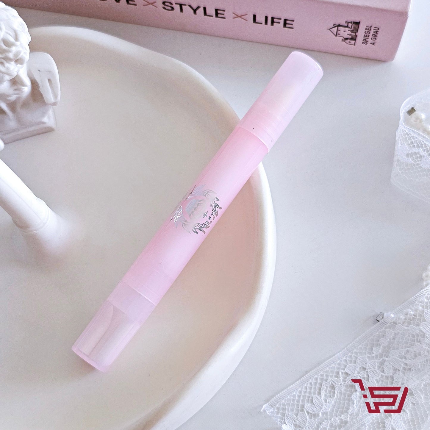 مزيل صبغ اظافر