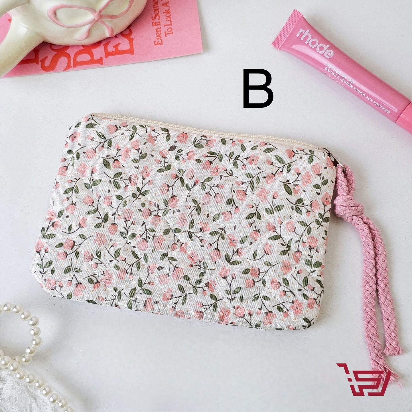 محفظة كوزمتك بأشكال مختلفة