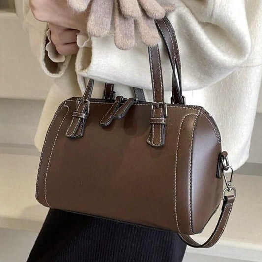 حقيبة كتف جلد مع حزام