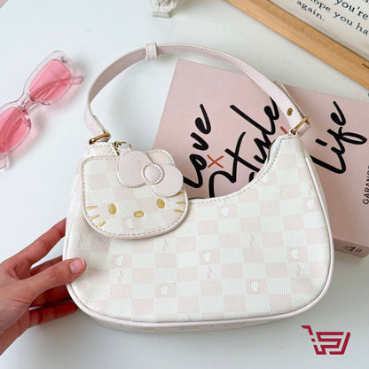 حقيبة يد صغيرة مع مدالية هيلو كيتي
