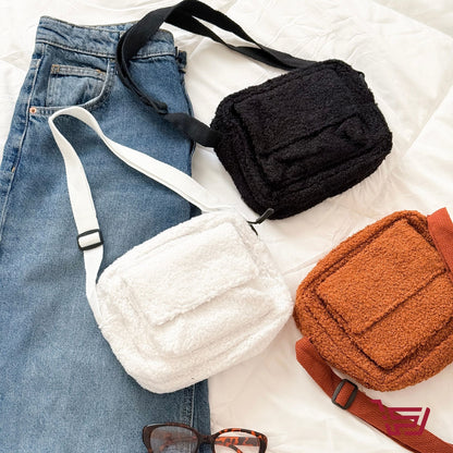 حقيبة كتف صغيرة  صوف